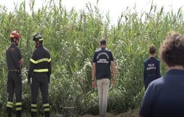 Omicidio Sarzana, le amiche di Camilla ai funerali: "Ci hai lasciato troppo presto, chiederemo giustizia"