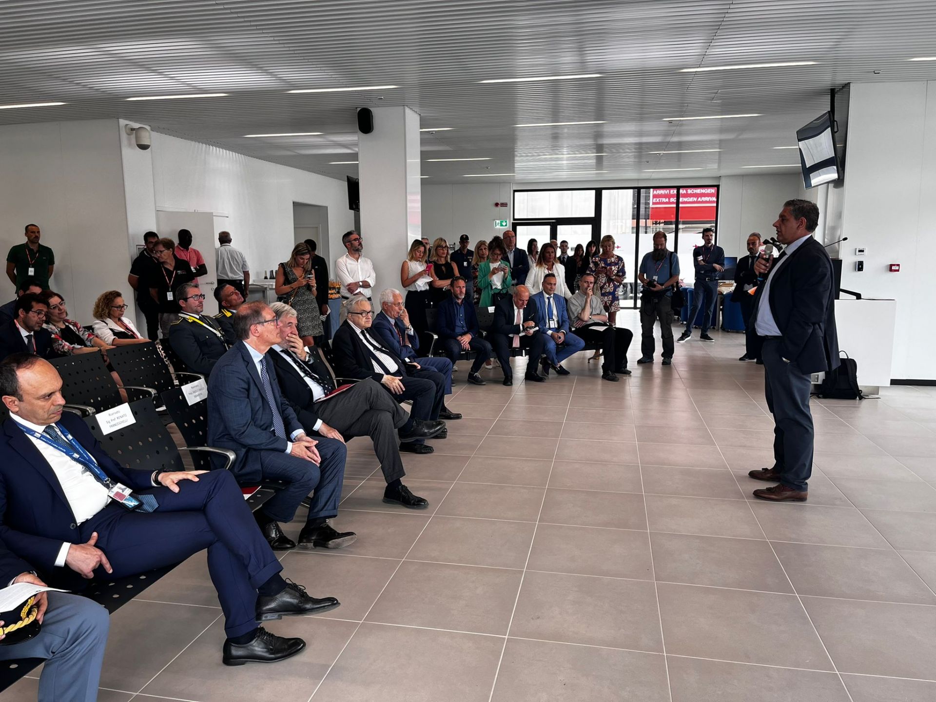 Aeroporto di Genova, inaugurata la nuova sala imbarchi e approvato il bilancio 2021