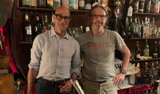 Genova, Stanley Tucci visita lo storico Bar Moretti in centro storico