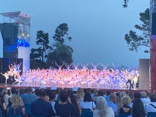 Genova, successo per la prima del Festival di Nervi: anche il pubblico balla sul palco