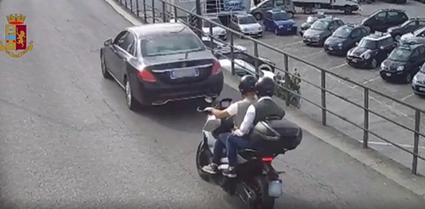 Chiavari, derubano anziani fingendosi tecnici acqua e agenti di polizia: arrestati