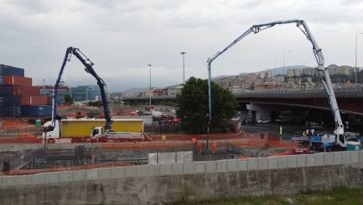 Genova, gettata la prima fondazione del nuovo ponte del Papa: ecco come migliorerà l'accesso al porto