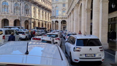 Sciopero taxi, incontro col viceministro Bellanova: la Uil sospende la protesta, la Cisl va avanti
