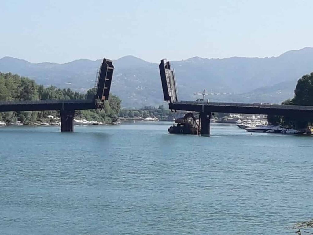 Ameglia, difetto strutturale per il Ponte della Colombiera: aperto, ma con traffico ridotto