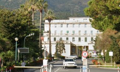 Badalucco, 38enne in vacanza cade da una finestra al terzo piano