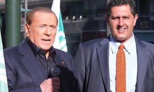 Toti "attacca" Berlusconi, le reazioni della politica