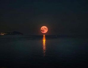 Superluna del cervo, in Liguria lo spettacolo è da brividi