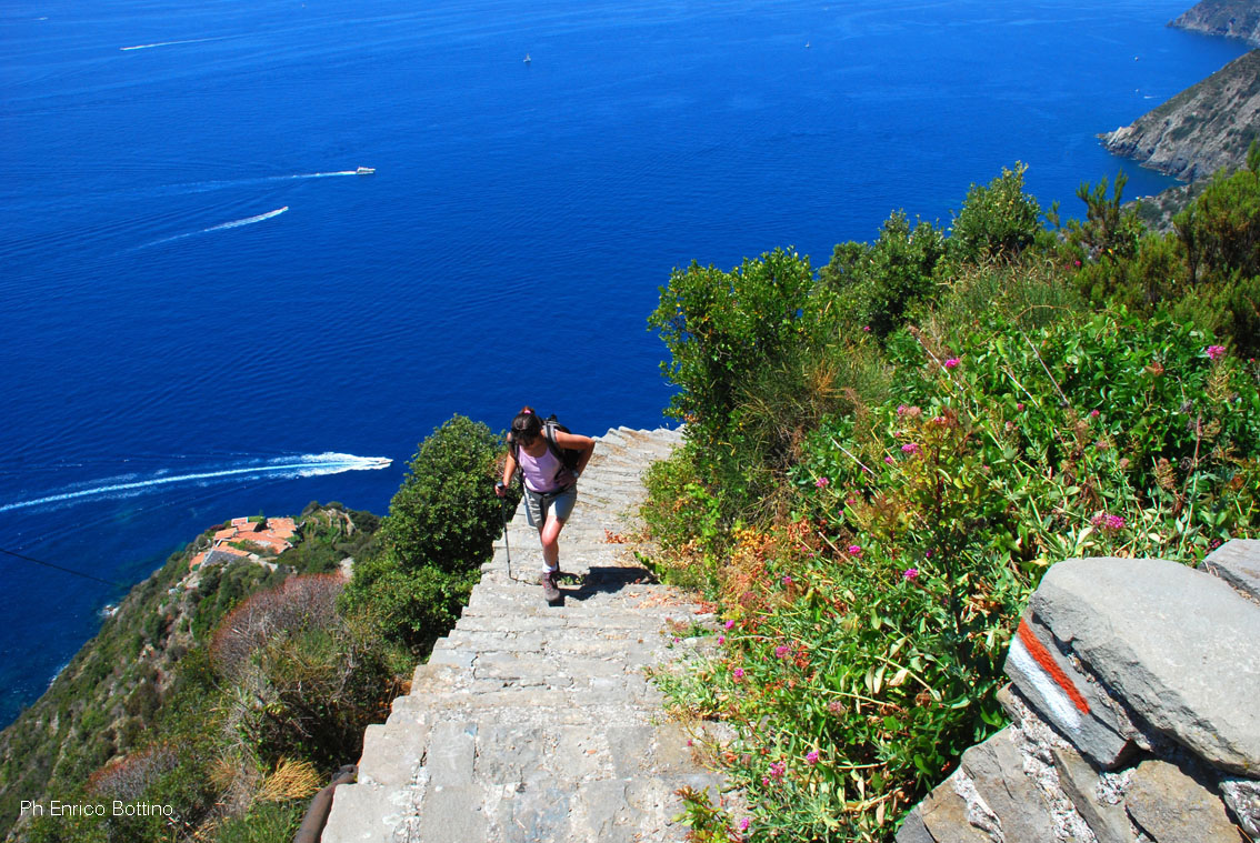 Liguria, Parco Cinque Terre: "Troppo caldo, evitate camminate tra le 11 e le 15"