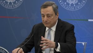 Crisi di governo, Draghi non salirà al Quirinale e domani alle 9 sarà alla Camera