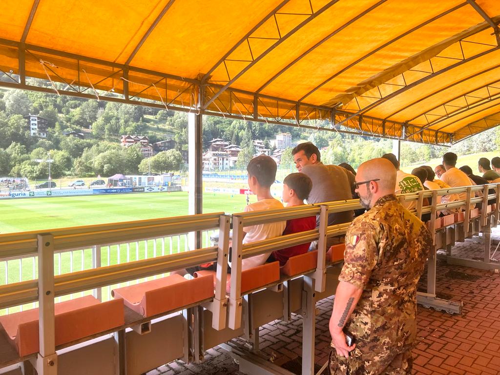 Sampdoria, venti bimbi profughi afghani applaudono la squadra blucerchiata