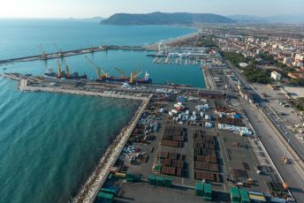 La Spezia, caldo deforma i binari: la commissione del porto studia il caso 