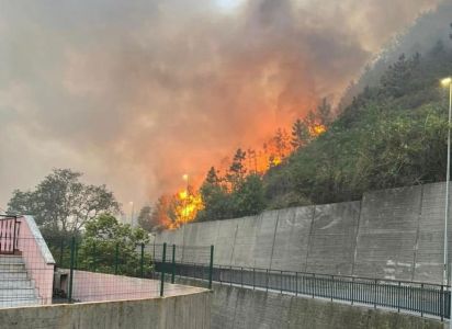 Genova, domato l'incendio di Voltri: probabile origine dolosa