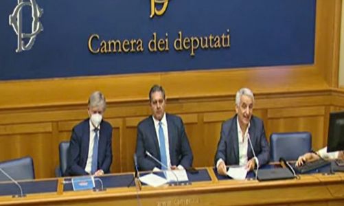 Elezioni politiche, Toti presenta l'agenda di 'Italia al Centro': "Per le alleanze confronto con tutti sul programma"