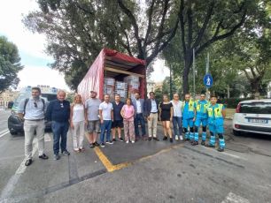 Genova, partito il ventesimo tir di aiuti all'Ucraina: è diretto a Kharkiv