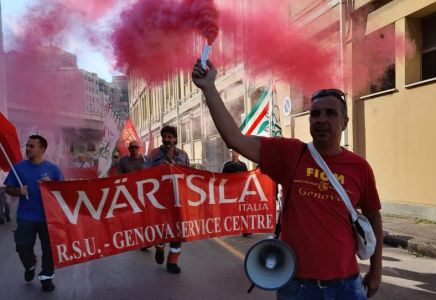 Wartsila sposta la produzione motori da Trieste alla Finlandia: lavoratori in corteo anche a Genova