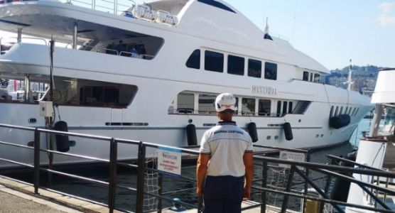 Porto di Genova, yacht fermato dalla capitaneria: irregolarità nelle protezioni antincendio e nelle dotazioni d'emergenza