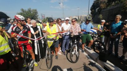 Genova, pista ciclabile di Corso Italia: un centinaio di appassionati per la pedalata inaugurale