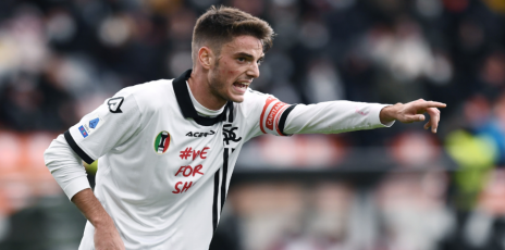 Spezia, scoppia il caso Maggiore che si rifiuta di scendere in campo senza la fascia da capitano