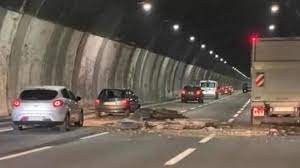 Crolli gallerie sulle autostrade liguri, i pm: "Aspi doveva chiudere quelle più a rischio ma non lo fece"