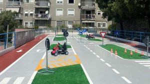 Genova, in auto (a pedali) fra rotatorie, stop e sensi unici: a Quarto il primo parco per l'educazione stradale dei bimbi