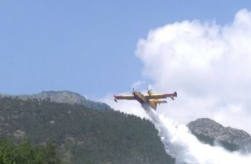 Incendio di Albenga, diportista ostacola operazioni Canadair: rischia reati penali e sanzioni
