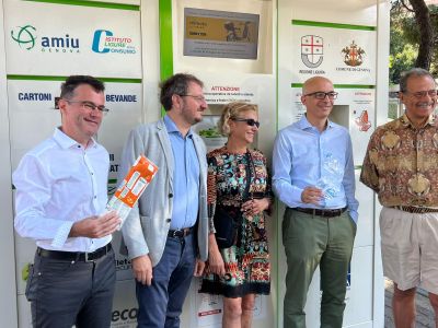 Genova, ad Albaro arriva il sedicesimo ecompattatore. Campora: "Un sistema vincente"