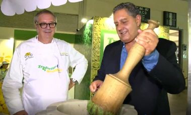 Meeting di Rimini, Toti tra pesto ed elezioni: "Qui troviamo interlocutori della lista Noi Moderati"