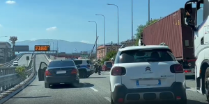 Veicolo in avaria sulla rampa d'accesso alla A10 di Genova Aeroporto, rallentamenti sulla Guido Rossa 