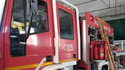 Genova, macchina prende fuoco a Quarto: automobilista si mette in salvo