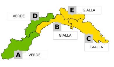 Liguria, da stasera a domani alle 15 allerta gialla per temporali sul centro-levante