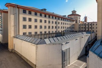 Genova, detenuto tenta il suicidio nel carcere di Marassi: salvato dagli agenti