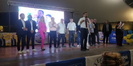 Elezioni, Bucci con Salvini sul palco: "Rixi nuovo ministro delle Infrastrutture"