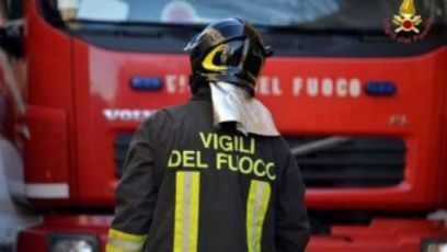 Genova, nuovo incendio in via Tabarca: a fuoco un contenitore di rifiuti