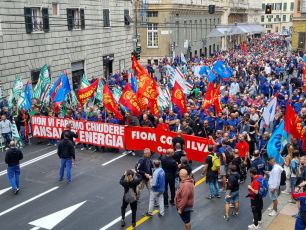 Genova, sciopero Ansaldo Energia, oltre mille lavoratori in piazza