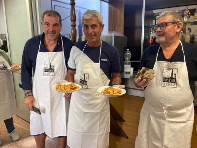 "Cucina popolare genovese": un pasto caldo ai meno fortunati
