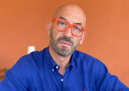 Covid, Bassetti: "Aumento contagi atteso a inizio autunno, stop a conta positivi"