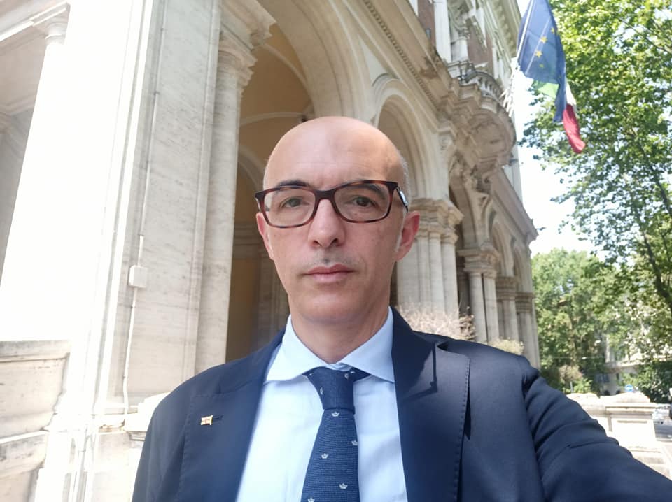 Genova, l'assessore Campora sullo sversamento di idrocarburi nel Varenna: "Bonifica in corso, attendiamo esito delle indagini sulle cause"