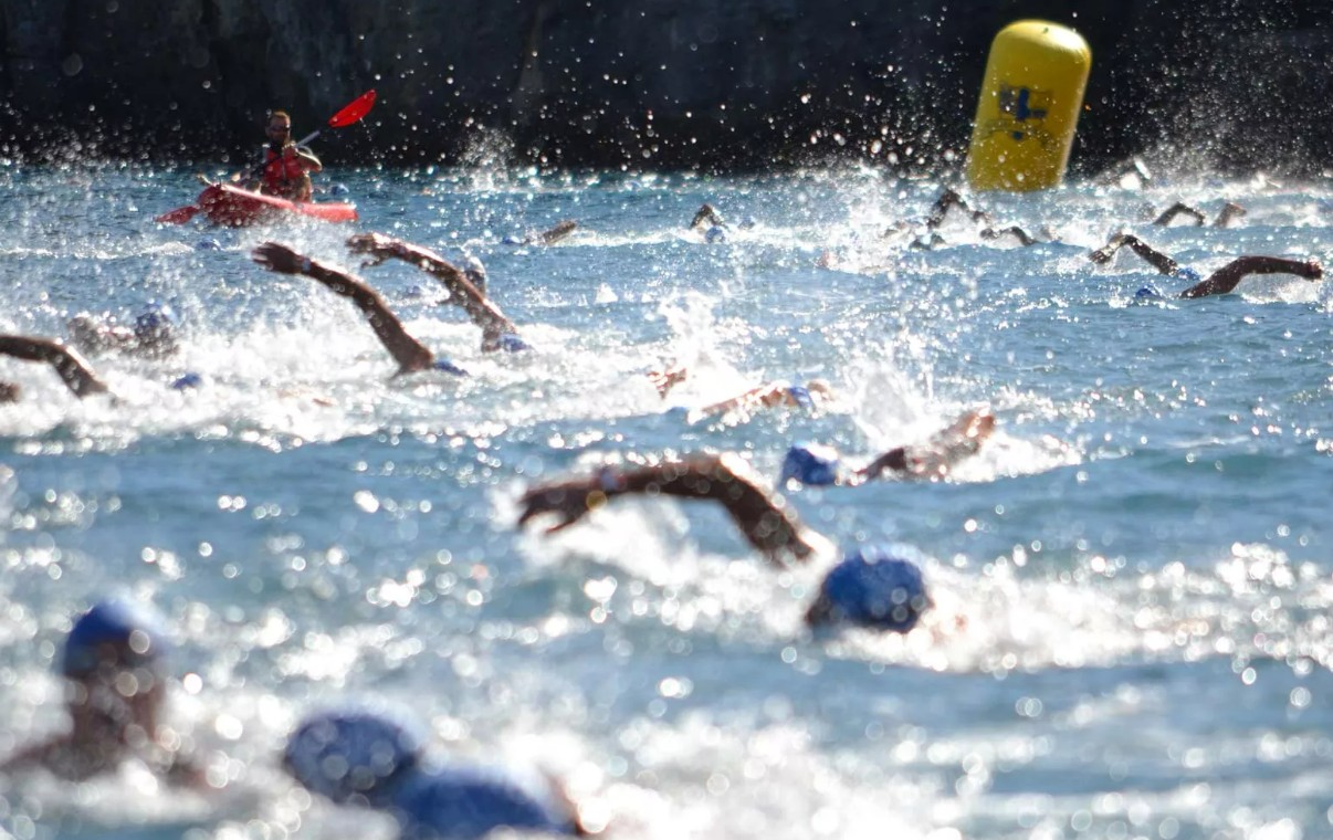 Portofino, oltre 100 nuotatori in gara per il Miglio Blu