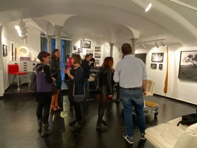 Genova, successo per la notte bianca delle gallerie d'arte in centro storico: oltre 5mila i partecipanti 