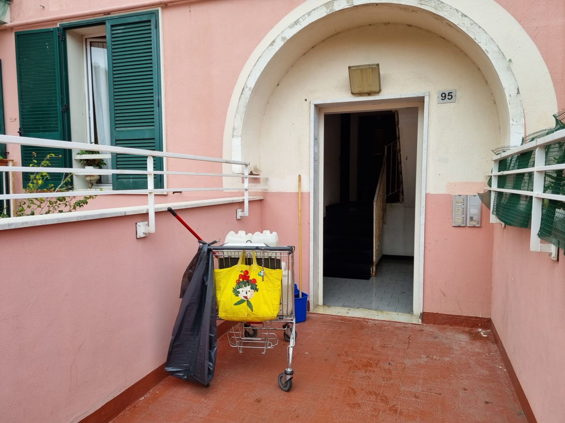 Omicidio di Pra’, parla una vicina di casa: “Non ci si aspettava un epilogo così drammatico”