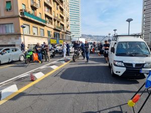 Ansaldo Energia, il corteo: "Scendiamo in battaglia". Bloccati sopraelevata e il casello di Genova Ovest