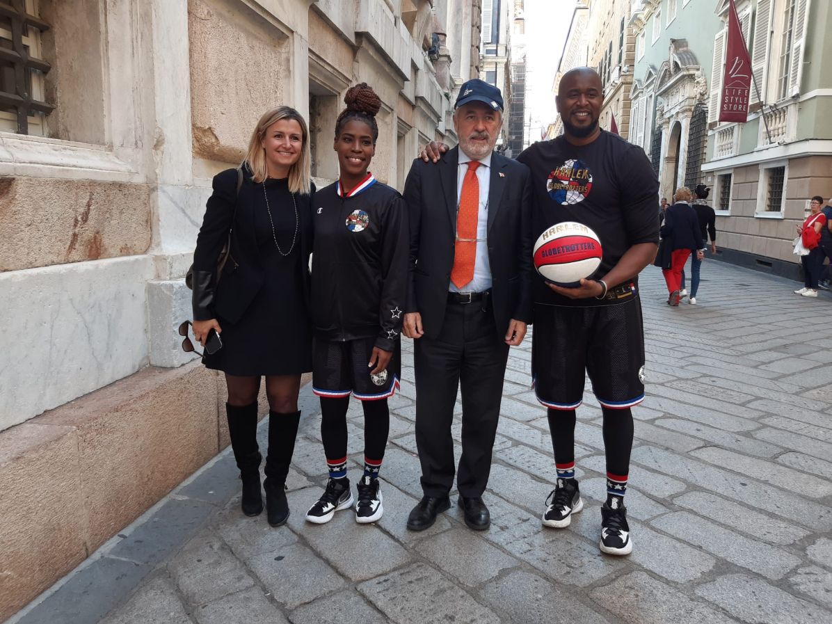 Genova, le star degli Harlem Globetrotters visitano la città: saranno di scena il 5 novembre all'Rds Stadium
