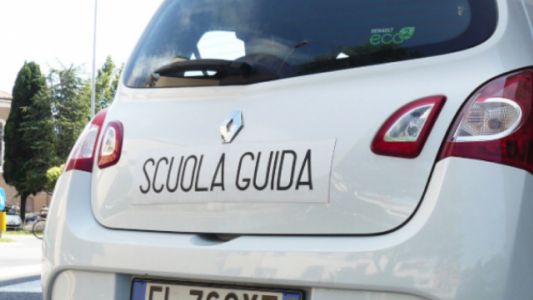 Genova, Aci driving experience: corso di guida sicura per 150 ragazzi 