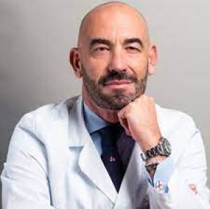 Genova, Matteo Bassetti contro la decisione dell'Ema di autorizzare i vaccini per gli Under 5