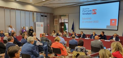 Savona, Toti a confronto con la politica della provincia nella "Road to forum dei sindaci 2023"