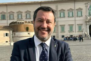 Genova, il neoministro delle infrastrutture Salvini: "Da domani in ufficio per studiare dossier Gronda e Ponte sullo Stretto"