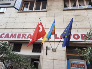 Imperia, imbrattata la sede della Cgil