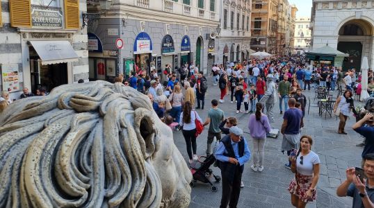Genova e riviera, boom di turisti nel weekend e per il ponte di Ognissanti