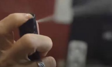 Genova, spruzza spray al peperoncino sul bus e intossica sette persone: scherzo o tentativo di rapina