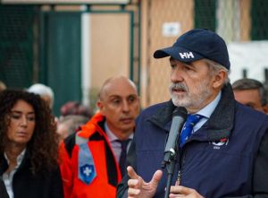 Genova, Bucci: "Bus gratis in due anni? Ci lavoriamo, saremmo i primi in Italia"